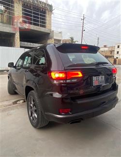 جیپ گراند شیرۆکی